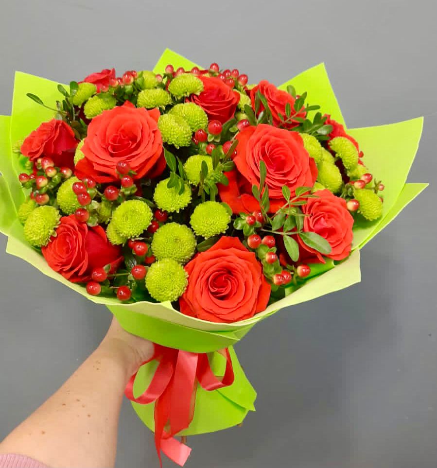 Букет цветов из: Хризантемы и Розы в Сулаке