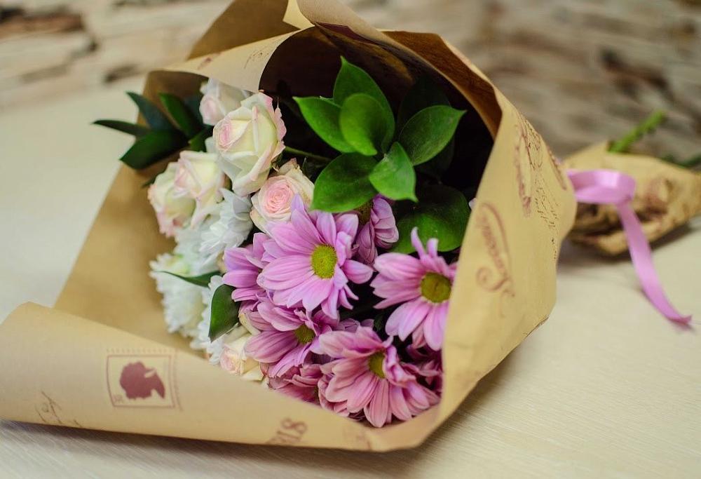 Букет цветов из: Розы и Хризантемы в Сулаке