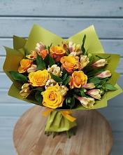 Букет цветов из:  Альстромерии и Розы в Сулаке