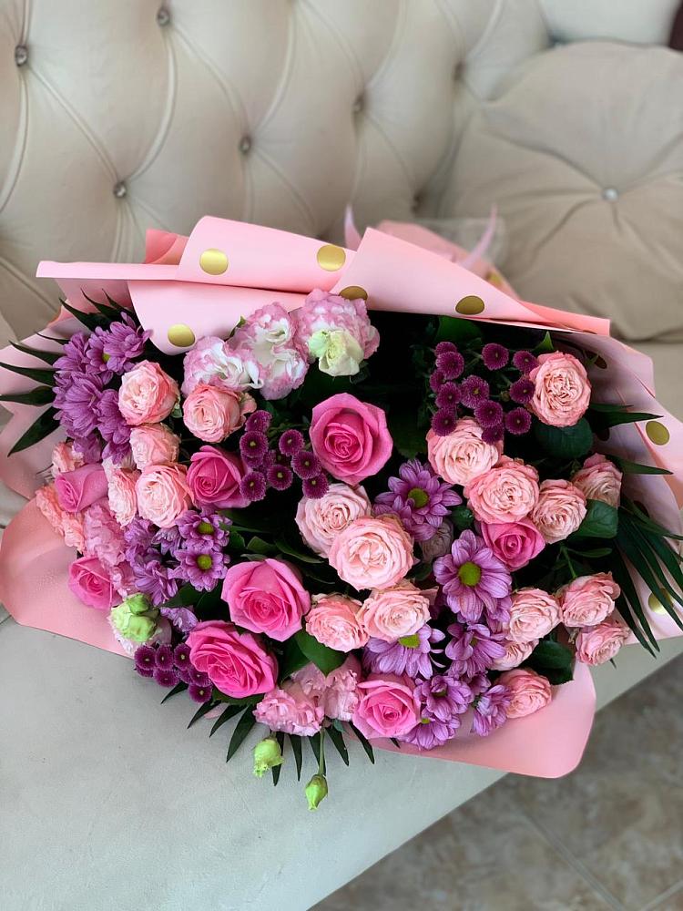 Букет цветов из: Хризантемы, Розы и Лизиантусы в Сулаке