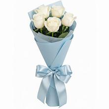 Букет 5 Белых роз Проуд в Сулаке