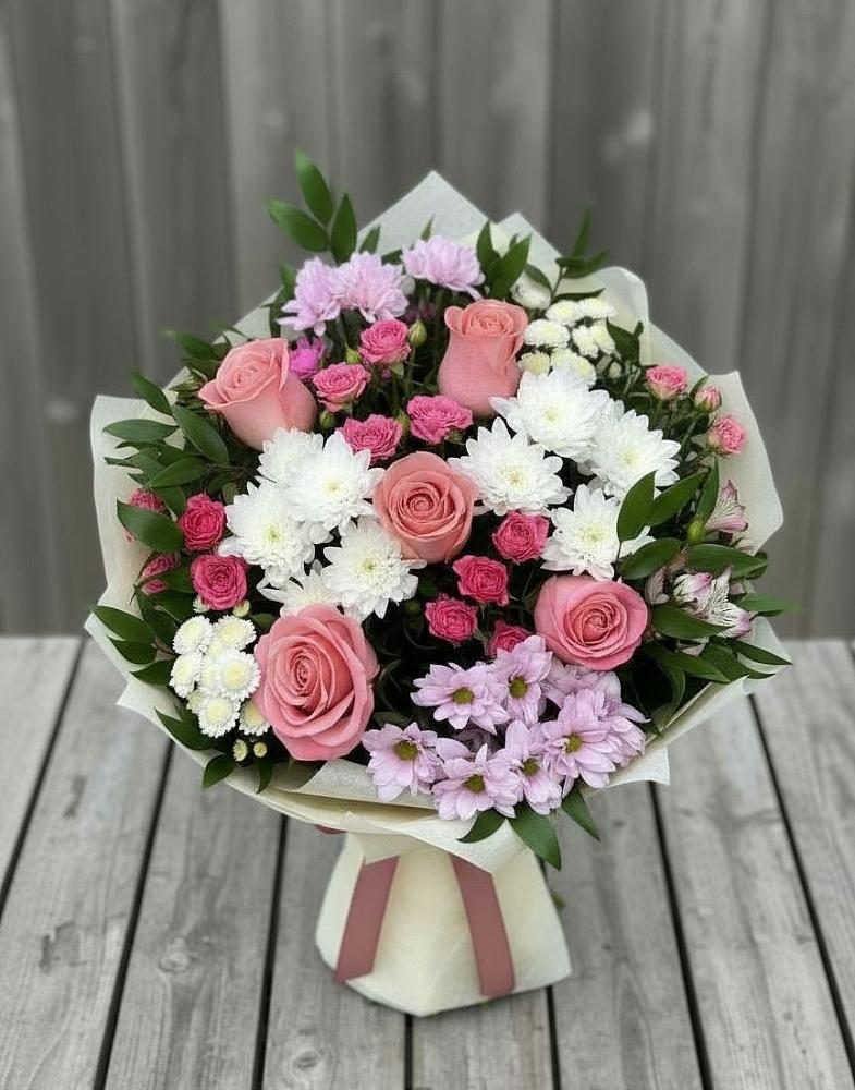 Букет цветов из: Альстромерии, Гвоздики, Розы и Хризантемы в Сулаке