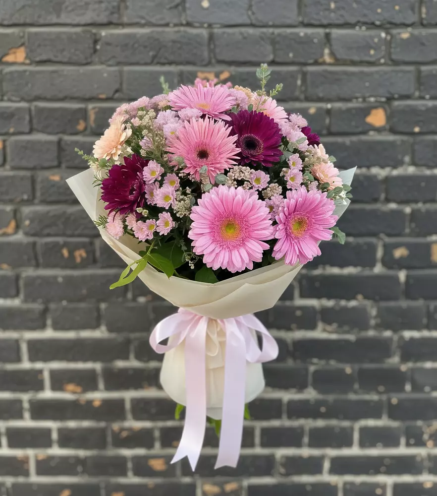 Букет цветов из: Герберы и Хризантемы в Сулаке