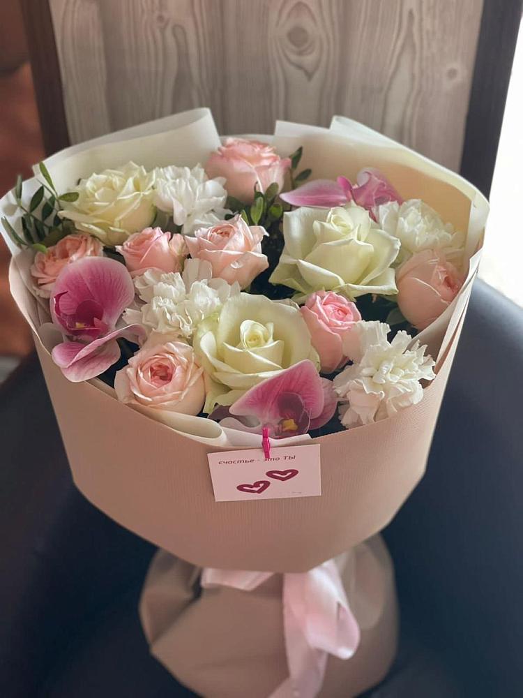 Букет цветов из: Орхидеи, Розы и Гвоздики в Сулаке