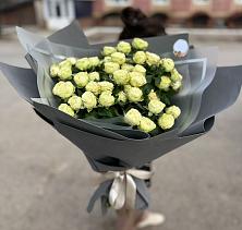 Букет Белые кустовые розы Солинеро в Сулаке