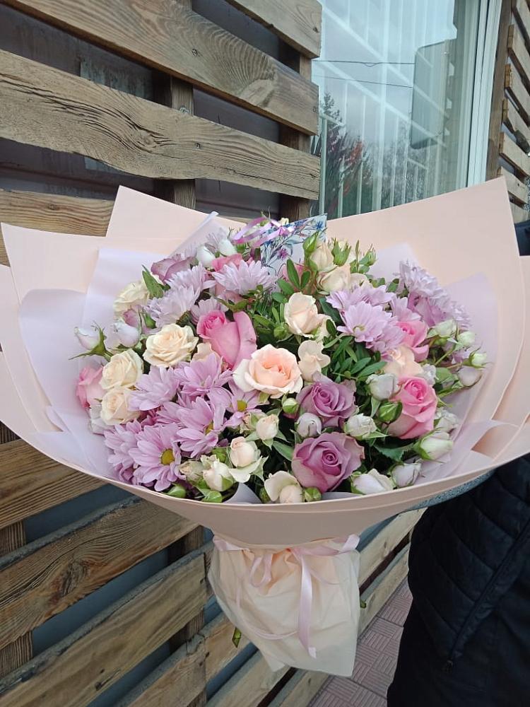 Букет цветов из: Розы и Хризантемы в Сулаке