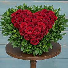 Цветочная композиция из Розы в виде сердца в Сулаке