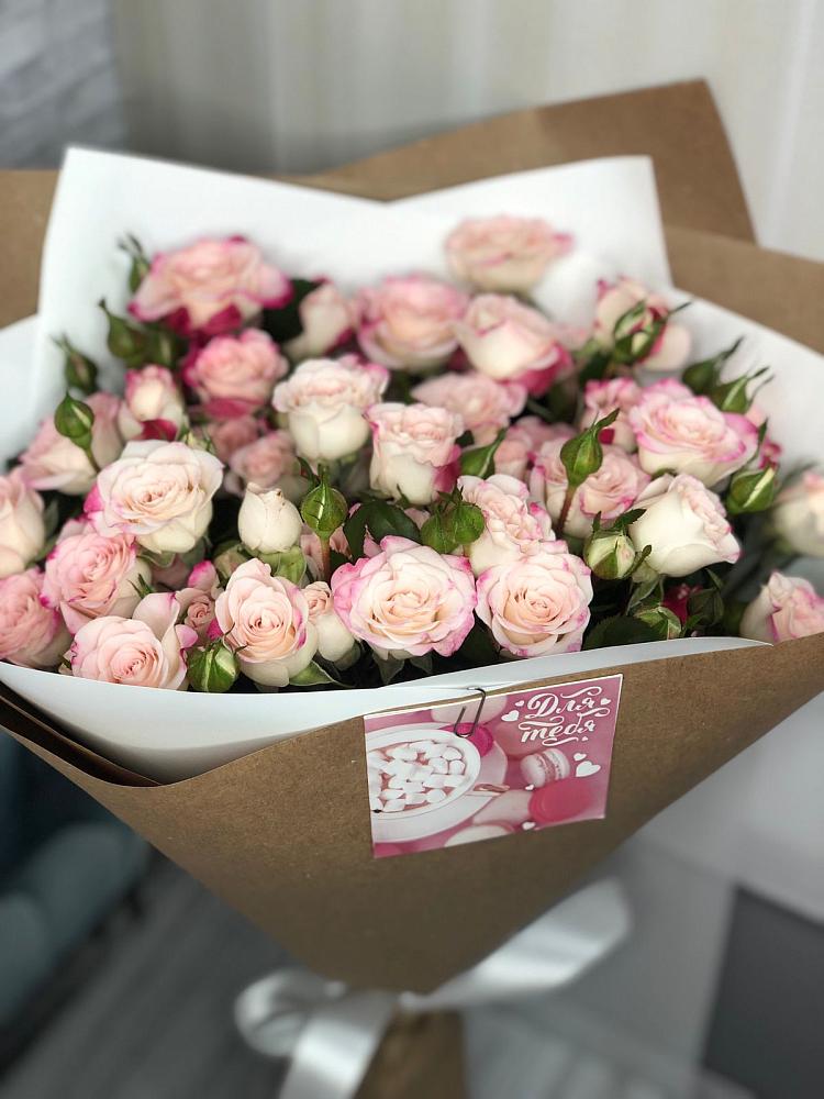 Букет цветов из: Розы в Сулаке