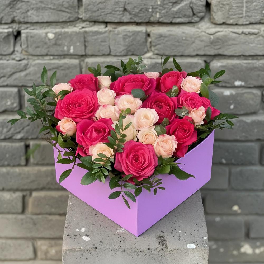 Цветочная композиция из Розы в коробке в Сулаке