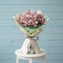 Букет цветов из:  Орхидеи и Розы в Сулаке
