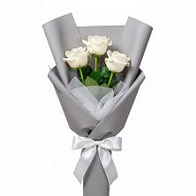 Букет 3 белые розы в Сулаке