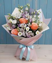 Букет цветов из:  Лизиантусы, Розы, Альстромерии и Гипсофила в Сулаке