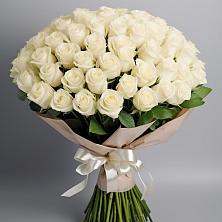 Букет 101 беля роза Белоснежка в Сулаке