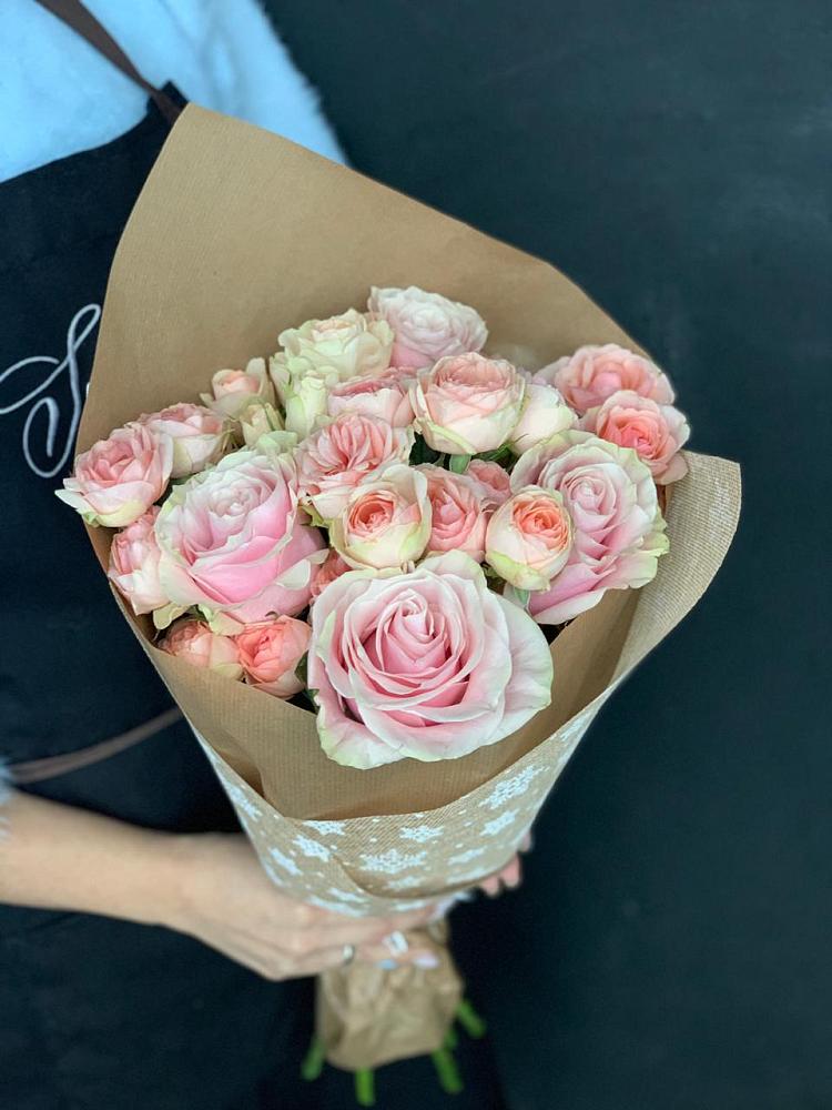 Букет цветов из: Хризантемы и Розы в Сулаке