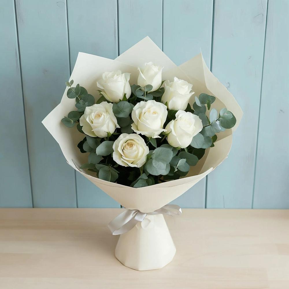 Букет Белые розы в Эвкалипте в Сулаке