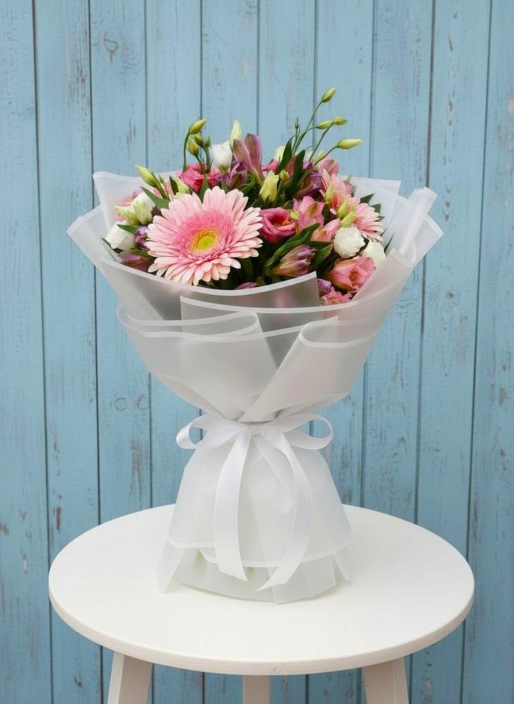 Букет цветов из: Герберы, Альстромерии и Лизиантусы в Сулаке