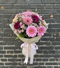 Букет цветов из:  Герберы и Хризантемы в Сулаке