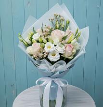 Букет цветов из:  Розы и Лизиантусы в Сулаке