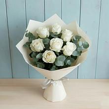 Букет Белые розы в Эвкалипте в Сулаке