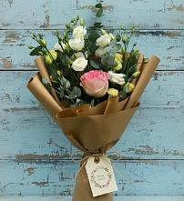 Букет цветов из:  Розы и Лизиантусы #REPLACE_PRED# Сулаке